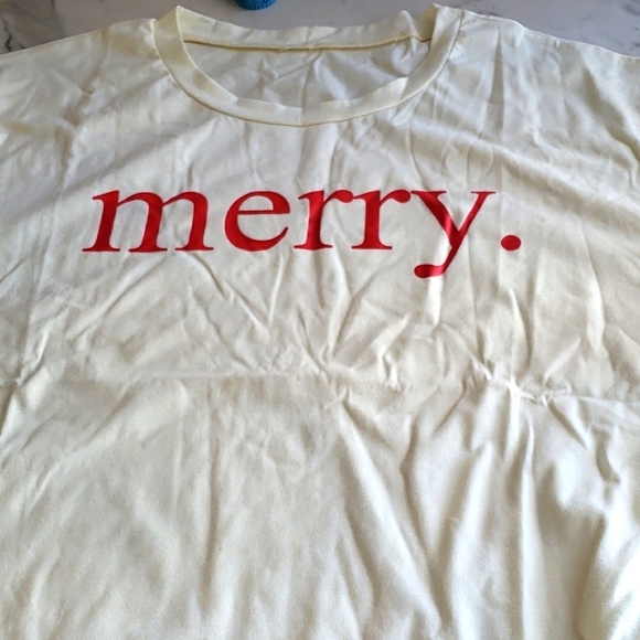 Merry. Spell out Short Sleeve Cream with Red Letters T-shirt Size 2XL - Picture 2 of 6
